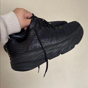 Hoka One One Bondi 6 all Black size 10.5
